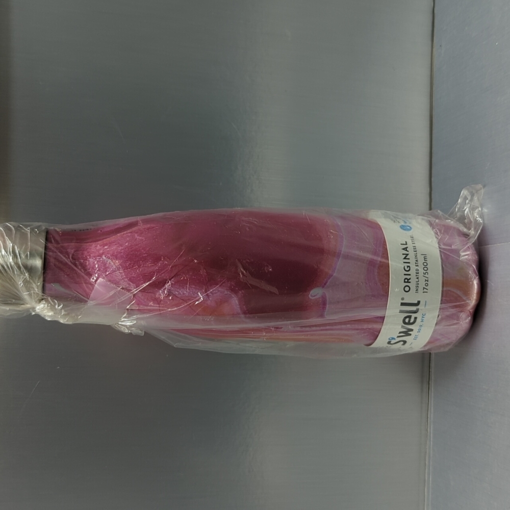 BNIB Swell Hot/Cold bottle 250 mL Pink